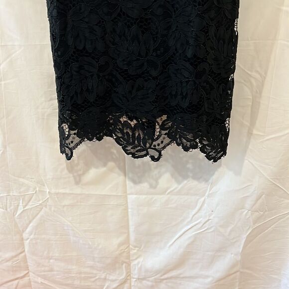 V Christina black lace lined dress. Size medium. - Picture 5 of 8
